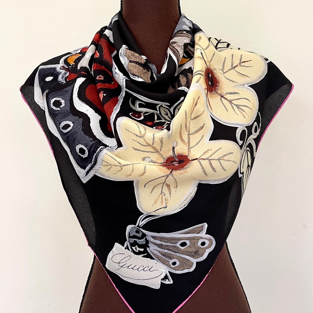 New Gucci Scarf Logo Kris Knight Butterfly Flora Black Silk Wrap Gucci Gift Box
